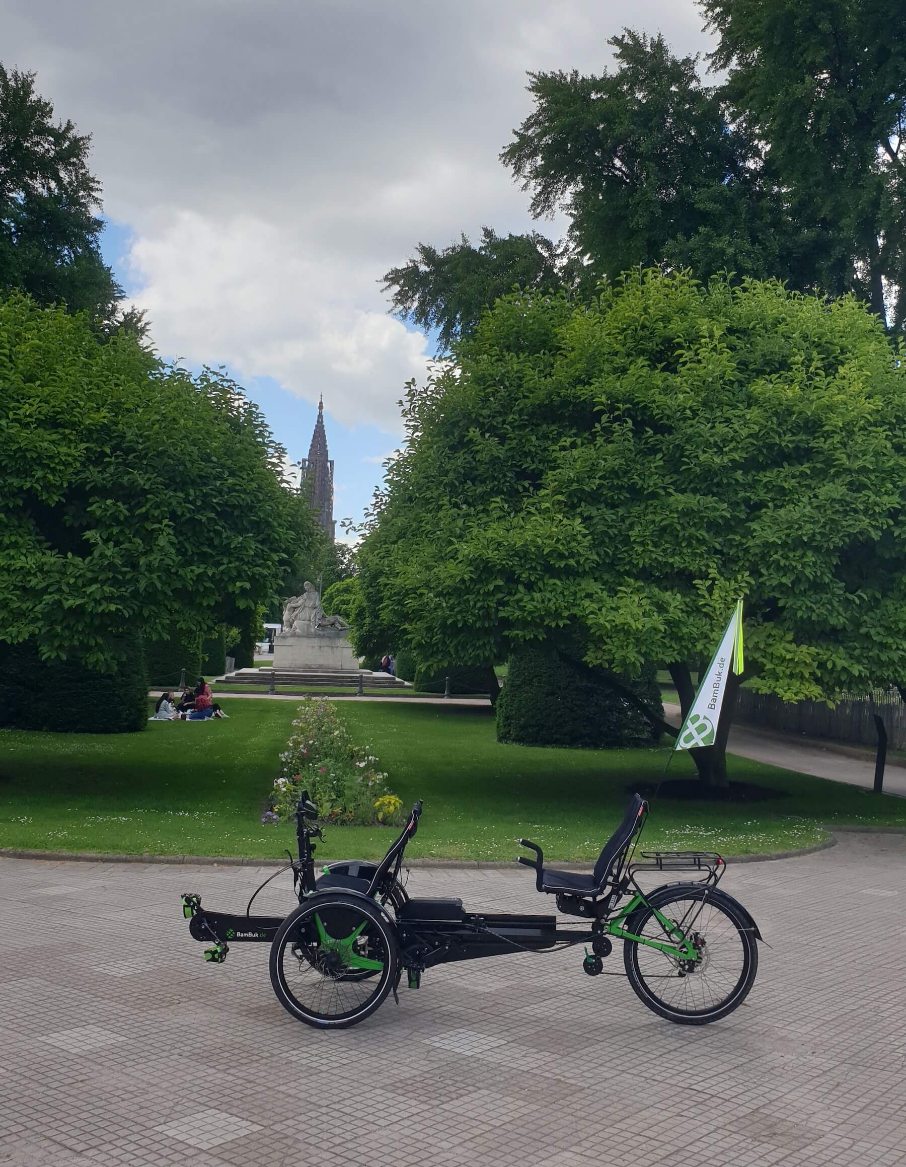 vélo Bambuk place de la République Strasbourg